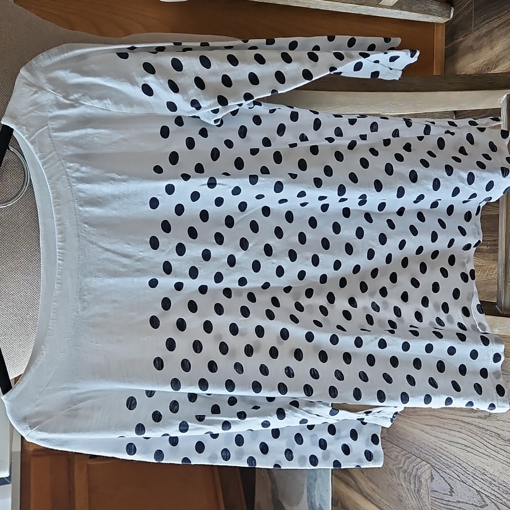🌿 LOFT White and Navy Polka Dot 3/4 Sleeve Tee